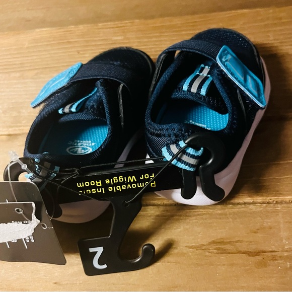NWT Athletic Works Baby Boys Criss-Cross Strap Sneakers Blue Size 2 (Rm16) - Picture 3 of 6